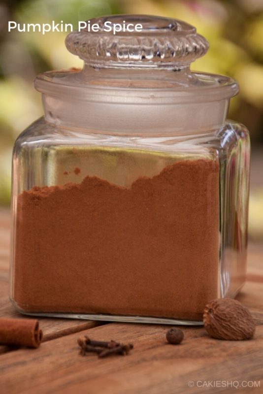 Pumpkin pie spice is an American spice mix, a fragrant blend of ground cinnamon, nutmeg, ginger, cloves, and allspice, It's really easy to make it yourself. #pumpkinpiespice #fallrecipe
